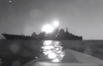 Російський ВДК у Новоросійську пробив морський дрон СБУ: відео Російський ВДК у Новоросійську пробив морський дрон СБУ: відео