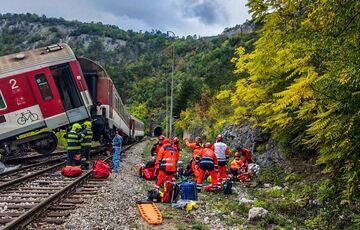 В Словакии столкнулись два поезда: много пострадавших