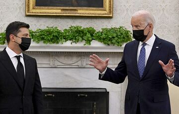 Зеленський запросив Байдена якнайшвидше відвідати Україну: з'явилася реакція Білого дому