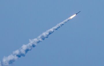 В Черное море выведены два носителя ракет с 16 ”Калибрами” В Черное море выведены два носителя ракет с 16 ”Калибрами”