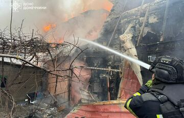 Рятувальники в Покровську потрапили під повторний російський обстріл