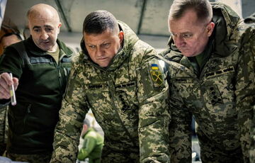 Зеленский уволил Залужного с военной службы, назначив послом в Британию