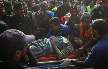 В Пакистане в мечети взорвался террорист-смертник В Пакистане в мечети взорвался террорист-смертник