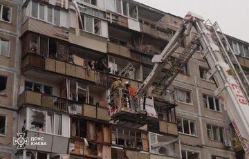 Все пожары после массированного ночного обстрела Киева ликвидированы: фото