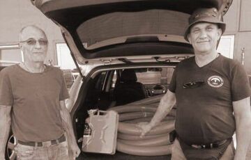 В Херсоне из-за российских обстрелов погибли волонтеры, которые раздавали людям воду В Херсоне из-за российских обстрелов погибли волонтеры, которые раздавали людям воду