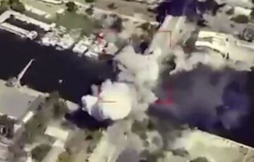 Появились новые детали удара по мосту в Херсоне