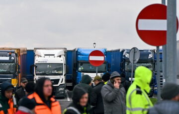 На границе с Польшей в очередях застряли  2 тысячи грузовиков На границе с Польшей в очередях застряли  2 тысячи грузовиков