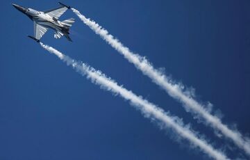 Байден дозволив європейським країнам навчати українських пілотів на F-16