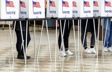 В ключевом штате Джорджия в первый день заблаговременного голосования фиксируют рекордную явку