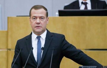 Медведев ”огрызнулся” в ответ на заявление Арахамии о возобновлении переговоров