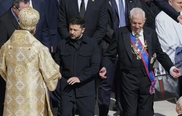 Зеленский и Трамп провели ”очень продуктивную” встречу в Риме, - Белый дом