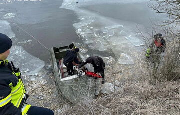 Водолазы нашли тела двух детей, которые провалились под лед на реке Ингулец