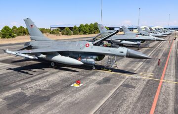 Ігнат відповів на чутки про початок льотних навчань українських пілотів на F-16 Ігнат відповів на чутки про початок льотних навчань українських пілотів на F-16