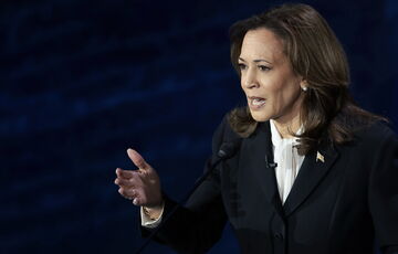 Харрис пытается победить в ключевых штатах США за счет рекламы с поддержкой Украины