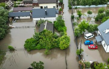 За добу випала майже річна норма опадів: у ДСНС розповіли про наслідки негоди на Львівщині За добу випала майже річна норма опадів: у ДСНС розповіли про наслідки негоди на Львівщині