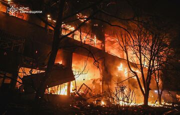 Три человека погибли, 60 пострадали в результате российской атаки на Харьков: фото