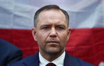 Навроцкий заявил, что Польша оказывает помощь украинским беженцам последний год