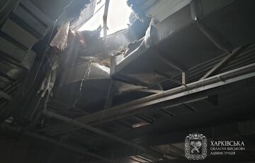 У Харкові росіяни вдарили по меблевому магазину, 4 постраждалих