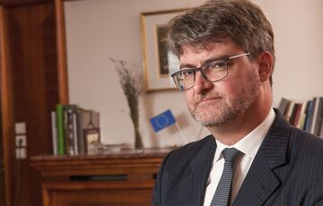 Франция готова увеличить производство оружия для помощи Украине  Франция готова увеличить производство оружия для помощи Украине