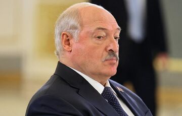 Опозиціонер: після зустрічі з Путіним Лукашенко опинився у лікарні у критичному стані Опозиціонер: після зустрічі з Путіним Лукашенко опинився у лікарні у критичному стані