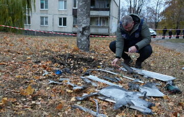 Три человека пострадали в результате удара российского дрона ”Молния” по Харькову: видео