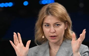 Украина готова обсуждать размещение иностранных войск на своей территории, - Стефанишина Украина готова обсуждать размещение иностранных войск на своей территории, - Стефанишина