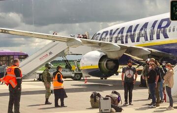 После экстренной посадки самолета Беларуси грозят новые санкции После экстренной посадки самолета Беларуси грозят новые санкции