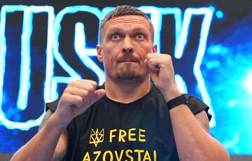 Усик уступил первое место в рейтинге сильнейших боксеров мира Усик уступил первое место в рейтинге сильнейших боксеров мира