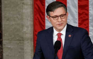 Politico: демократы хотят ”загнать в угол” Джонсона, чтобы проголосовать за помощь Украине