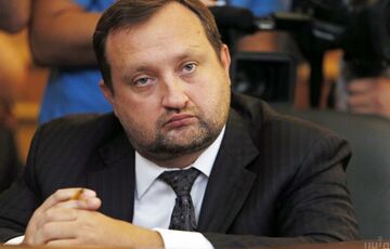 Зеленський ввів санкції проти проросійських екс-чиновників та бізнесменів Зеленський ввів санкції проти проросійських екс-чиновників та бізнесменів