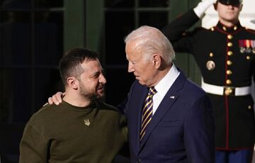 Зеленский поблагодарил Байдена за его обращение к американцам  Зеленский поблагодарил Байдена за его обращение к американцам