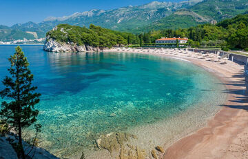 Хорватия и Босния по-прежнему ведут земельный спор из-за двух островов в море с  момента распада Югославии