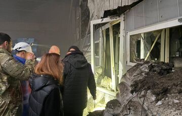 В Киеве начали возвращать свет, воду обещают вернуть до конца дня В Киеве начали возвращать свет, воду обещают вернуть до конца дня