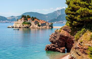 Чорногорія буде безкоштовно тестувати туристів на Covid-19