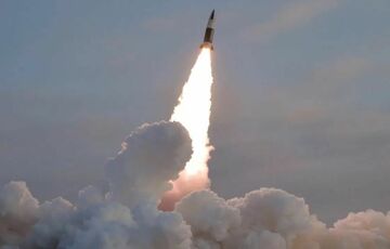КНДР второй раз за сутки запустила баллистическую ракету в сторону Японского моря