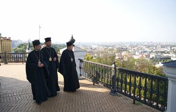 В Україну прибула делегація Вселенського патріархату В Україну прибула делегація Вселенського патріархату