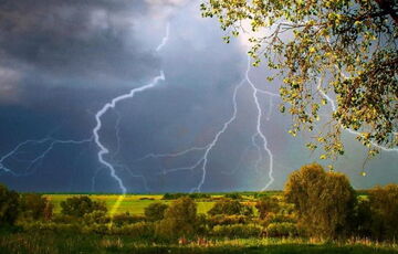 На Украину надвигаются грозы со шквалом