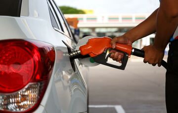 Украинские АЗС перестанут продавать бензин в розницу, а 92-й исчезнет вообще: прогноз Украинские АЗС перестанут продавать бензин в розницу, а 92-й исчезнет вообще: прогноз