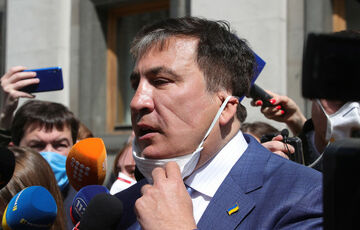 Грузинские врачи просят перевести Саакашвили в больницу Грузинские врачи просят перевести Саакашвили в больницу