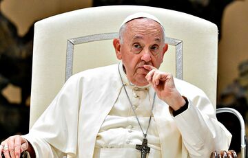 Помер Папа Римський