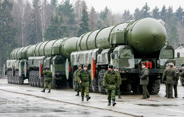 Лукашенко попросил Путина разместить в Беларуси ”Орешник”, диктатор согласился