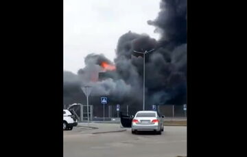 Россияне ударили по ТЦ в Никополе: фото, видео