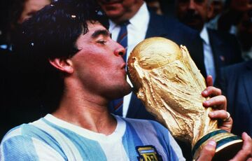 Останки Дієго Марадони перепоховають у новому місці