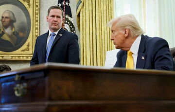 ”Стыдно”: советник Трампа Уолтц взял на себя ответственность за утечку чата в Signal