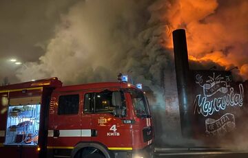 У Києві через пожежу повністю згоріла піцерія У Києві через пожежу повністю згоріла піцерія