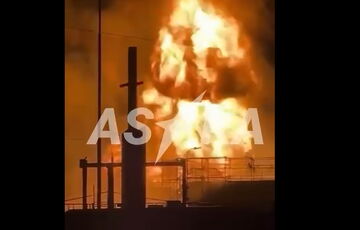 В России после атаки дронов горят нефтебазы в Краснодарском крае: видео В России после атаки дронов горят нефтебазы в Краснодарском крае: видео