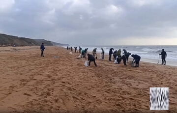 У Ленінському районі Криму російським мазутом вже забруднено 18 км узбережжя