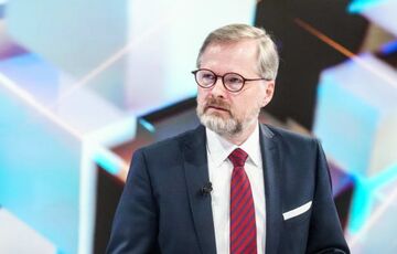 Чехия не будет выдавать россиянам и белорусам виды на жительство