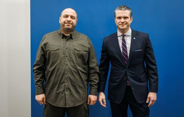 Умеров впервые встретился с новым главой Пентагона Умеров впервые встретился с новым главой Пентагона