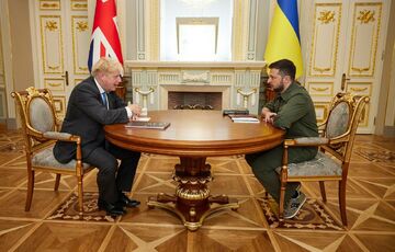 Джонсон приехал в Киев с необъявленным визитом: о чем говорил с Зеленским 